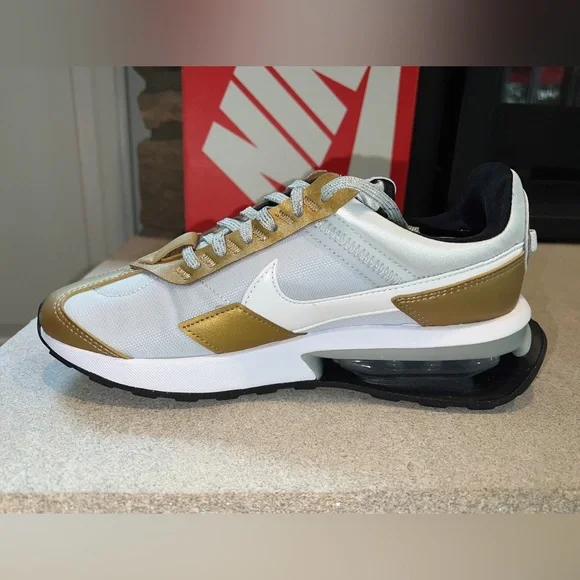 NIB Women’s Nike Air Max Pre-Day SE Pure Platinum/ White Size 7 - Picture 3 of 14